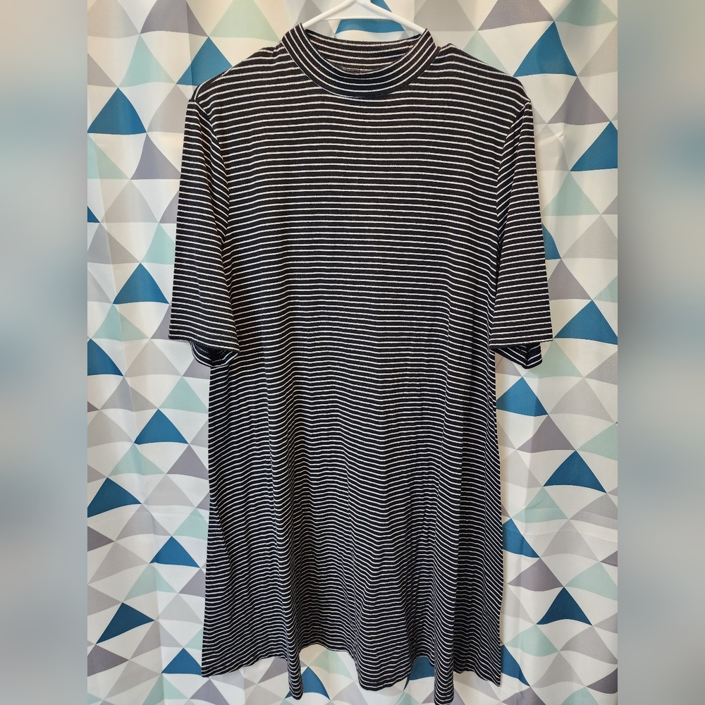 Apt. 9 Black and White Mock Neck Polo Dress